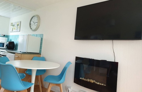 Kilkhampton Ski Chalet | PENSTOWE PARK - NEAR BUDE
