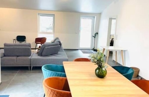 Neudorf-Weimershof Apartment | Penthouse 3 Bedrooms- Garden in Center