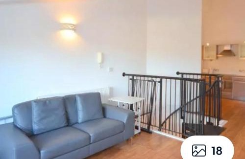 Dewsbury Apartment | PENTHOUSE APARTMENT - FREE GARAGED Parking - BALCONY - GYM