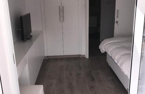 Agios Tychon Apartment | Penthouse apartment opposite FOURSEASONS hotel!