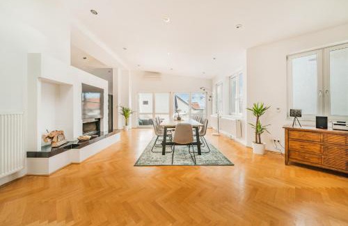 Funfhaus Apartment | Penthouse apartment - Sauna - Terrasse - Kamin - AC