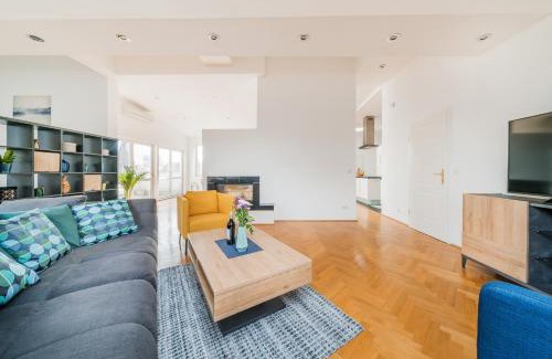 Funfhaus Apartment | Penthouse apartment - Sauna - Terrasse - Kamin - AC