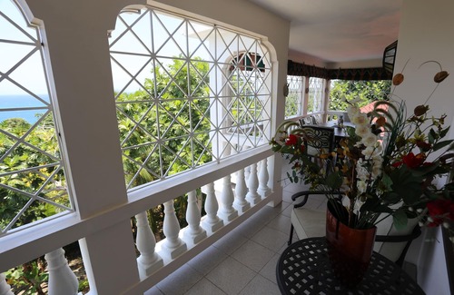 Hopewell Apartment | Penthouse Apartment With Magnificent Sea Views. Minutes from the beach.