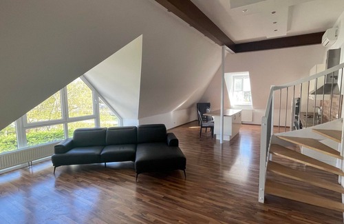 Penzing Apartment | Penthouse Auhof, Austria