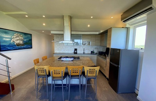 Tucacas Apartment | Penthouse con Vista al Mar!