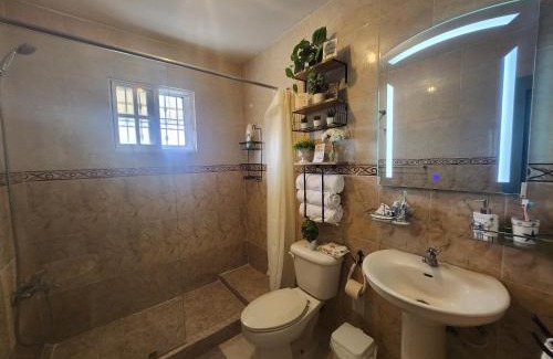 Barahona Apartment | Penthouse Apartment with Bay and Mountain Views, Rooftop BBQ, AC, Fast WiFi, Near Saladilla Beach, Barahona