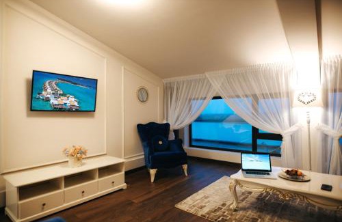 Galati Apartment | Penthouse Evianne Faleza