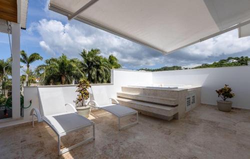 La Iglesia Apartment | Penthouse in Nicole Residence