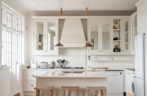 Kalk Bay Apartment | Penthouse in The Majestic Village, Kalk Bay
