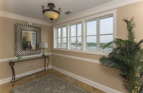 Historic District - North Condo | Penthouse - Spacious, Off-Street Parking, King Ensuite Bedrooms