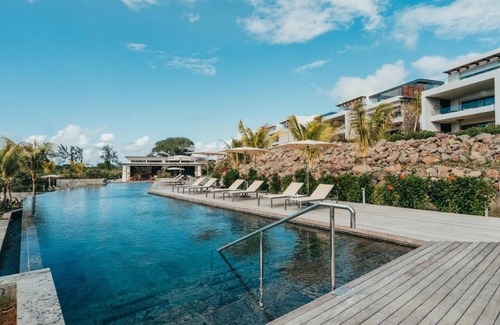 Calebasses Apartment | Penthouse St Antoine Residence with a private pool