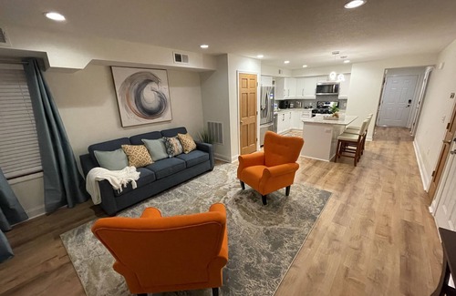 Kutzky Park Apartment | Penthouse Suite—Steps from Mayo Clinic Hospital