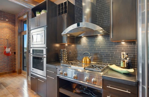 Old Town House | Penthouse w/Mtn Views in the Heart of Old Town
