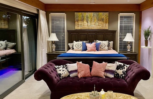 Delta Bed & Breakfast | Penthouse w/Pool + Hot Tub