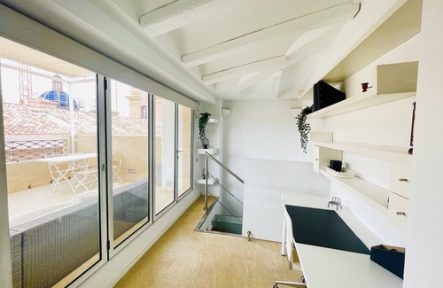 La Xerea Apartment | PENTHOUSE with Office Space in the Historic València, close to everything!