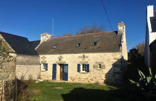 Primelin House | Penty by the sea (300 m from Pointe du Castel on the GR 34)