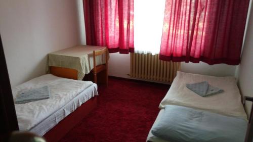 Sever House | Penzión Inštitút