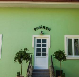 Nove Mesto nad Vahom House | Penzión Kúria
