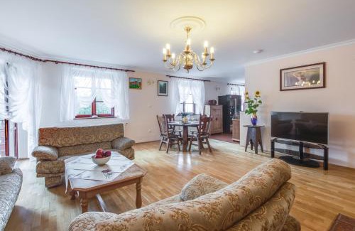 Krivoklat House | Penzion a Restaurace Nad Hradem