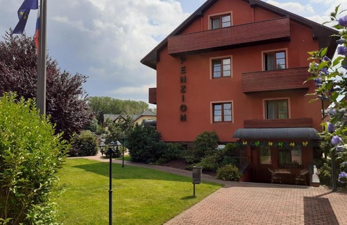 Zlatniky – Hodkovice House | Penzion Aurooms