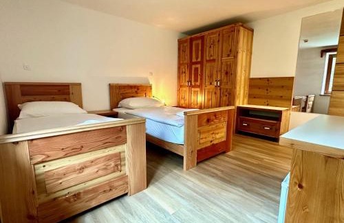 Goreljek Hotel | Penzion Golcar
