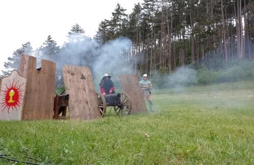 Kraluv Dvur House | Penzion Litohlavy 17 - Na samotě u lesa
