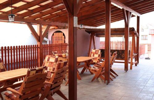 Hokovce House | Penzion - Peri