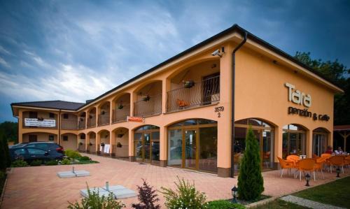 Velky Meder House | Penzion Tara