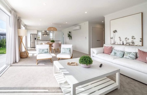 Greytown House | Peony Getaway, Greytown