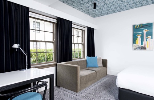 City West Hotel | Peppers Gallery Hotel Canberra