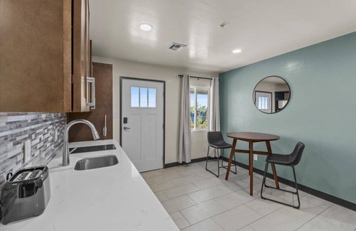 Safford Apartment | Peppertree Studios D3