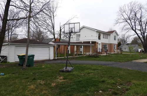 Lombard House | "Perception" . 6BR/Sleeps 18 Game On