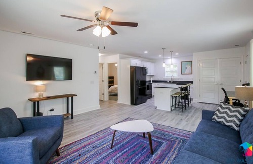 Pooler House | Perch*Cozy, Quiet Home Close to SAV, I-95 + Pets