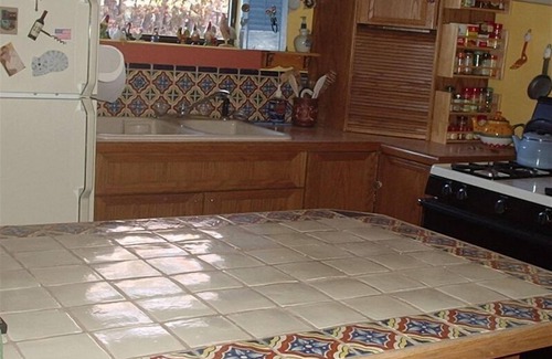 Vecinos Del Bosque House | Perfect Casita for Two; 5 min from Old Town