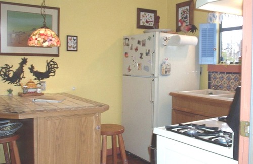 Vecinos Del Bosque House | Perfect Casita for Two; 5 min from Old Town