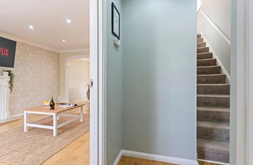 Solihull House | Perfect Contractor Stay - Sleeps 6 - FREE Parking