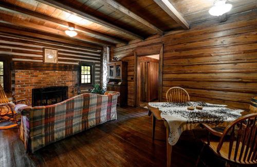 Claxton House | Perfect Couple's or Solo Getaway: 1840s Log Cabin, Claxton, GA