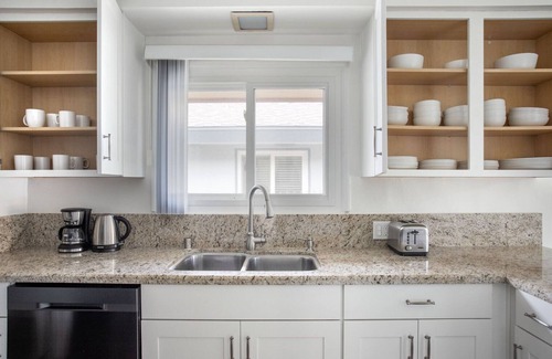 Ladera Heights House | Perfect Culver City 2BR w/W/D, nr Beach & Airport, by Blueground