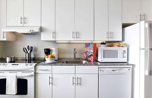 Central Business District Apartment | Perfect Downtown Base w/ 2 Spacious Rooms, Ideal for Musical Legends Park