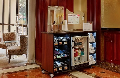 Eagan Park Apartment | Perfect Escape Near ATL: Relax by the Pool, Enjoy Gym & Dining Options