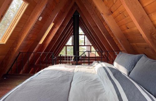 Running Springs House | Perfect Fall Romantic Getaway! 60's Time Capsule