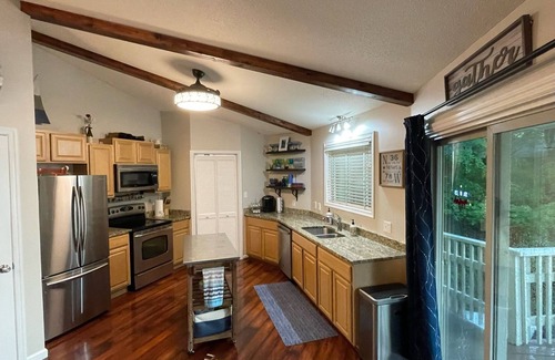 Moratuck Manor House | Perfect Family getaway with main lake views & private beach-dog friendly
