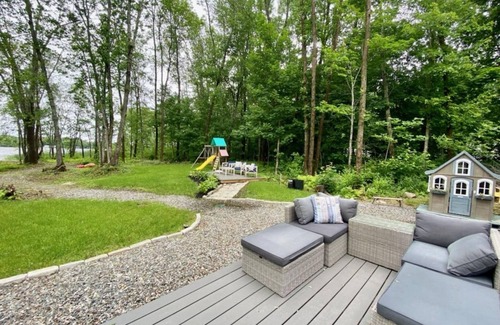 Newport Cottage | Perfect Family getaway on Lake Sebasticook
