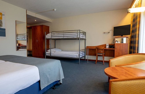 Bosschenhoofd Hotel | Perfect Family Haven w/Onsite Dining Close to Basiliek van Oudenbosch