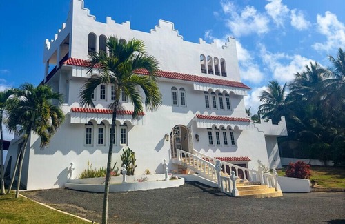Islote House | Perfect for destination weddings & family vacations