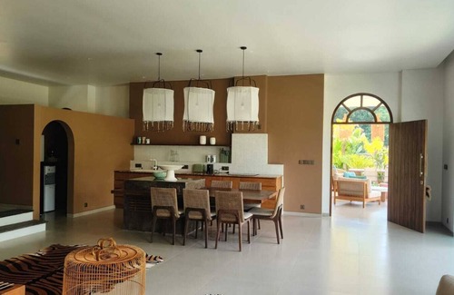 Kaliasem Villa | Perfect for Families & Groups, Villa Cactus 3BR with Pool, Garden & Kitchen.