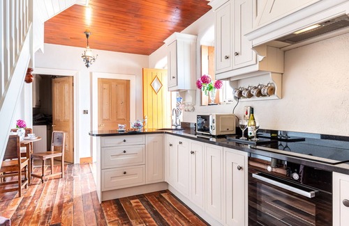 Ennis House | perfect for two people