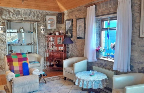 Westport Apartment | Perfect for Westport, Newport, Gweenway and more