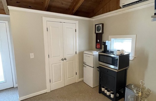 Auburn Condo | Perfect Game Day or Business Trip Stay Over. Half a mile from campus