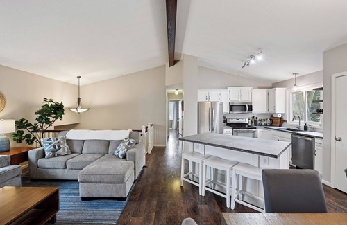 Chanhassen House | Perfect Gathering Spot in Chanhassen